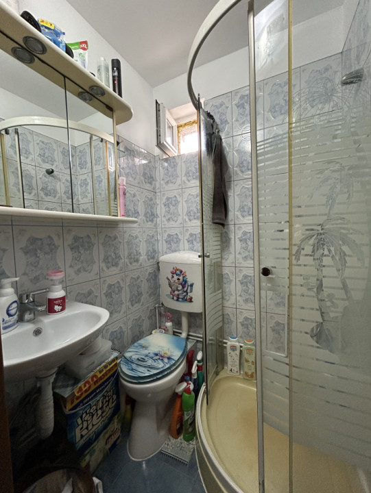 Garsoniera, 20mp utili, etaj 4, zona Buziasului- Ideala pentru investit