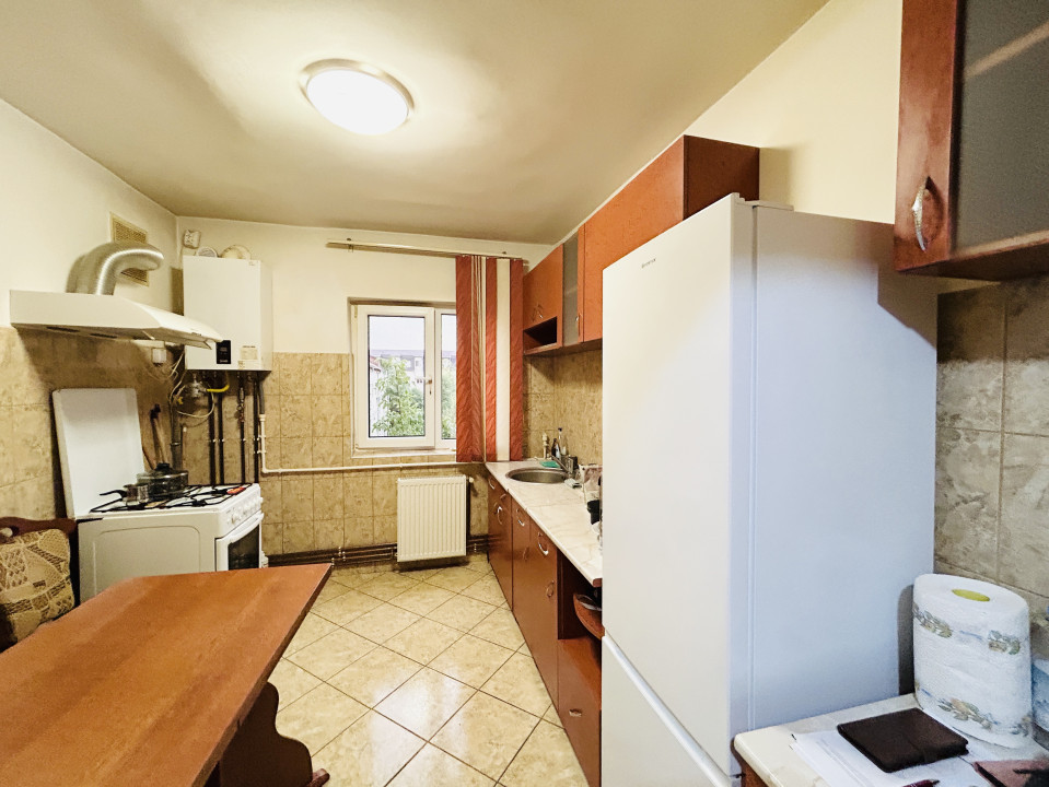 Apartament 3 camere, semidecomandat, 64mp utili, zona Girocului