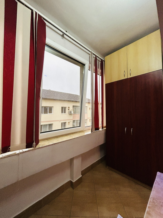 Apartament 3 camere, semidecomandat, 64mp utili, zona Girocului