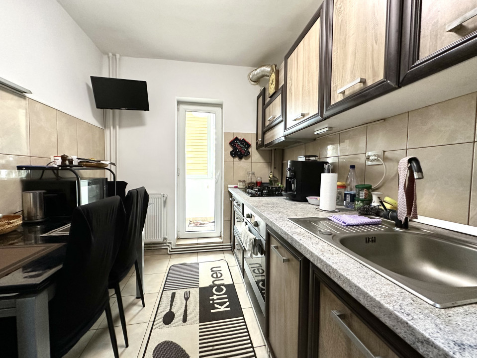 Apartament 3 camere, etaj intermediar, 57 mp utili - zona Lipovei