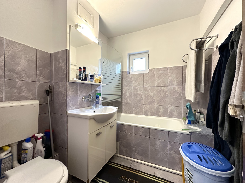 Apartament 3 camere, etaj intermediar, 57 mp utili - zona Lipovei