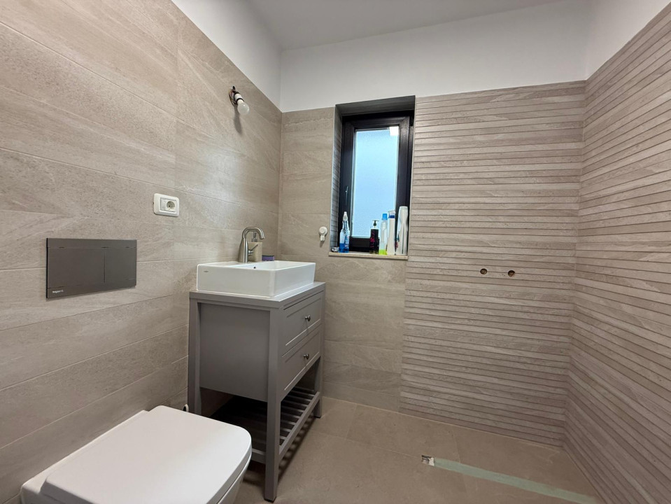 Casa cu 4 camere, 93mp utili, P+1, teren total 327mp - zona Giroc 