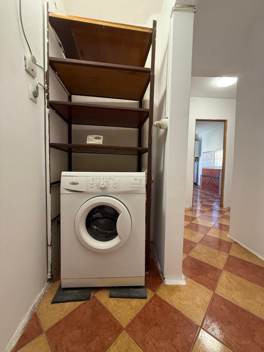 Apartament spatios cu 2 camere, decomandat, 60 mp utili - Soarelui