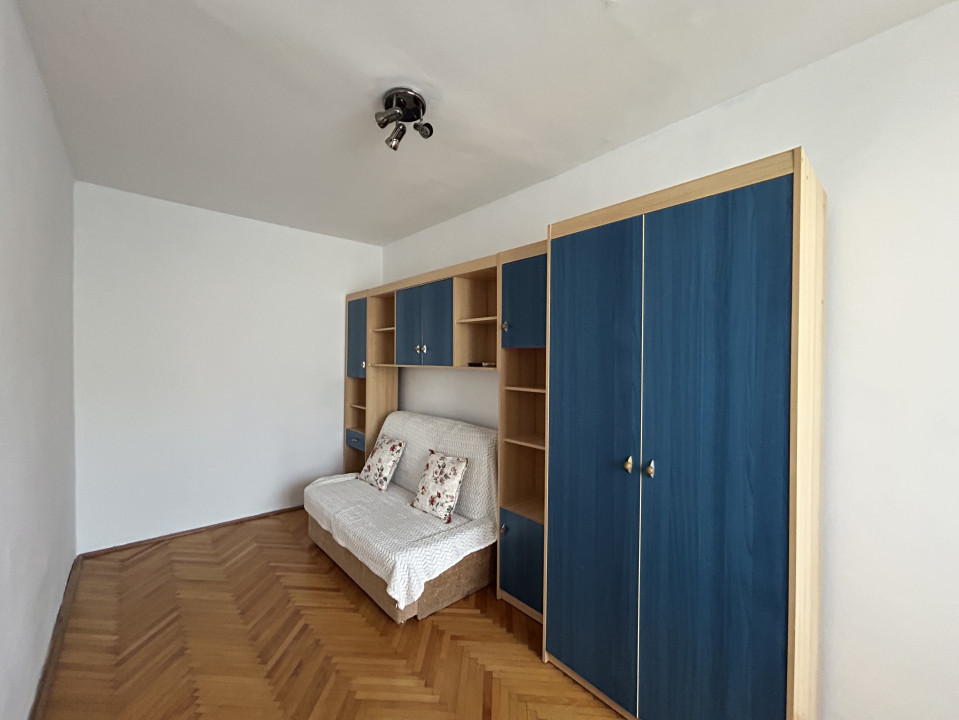 Apartament 2 camere, etaj 3, perfect pentru investit, zona Dambovita 