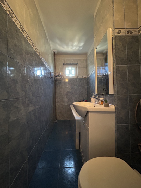 Apartament 2 camere, etaj 3, perfect pentru investit, zona Dambovita 