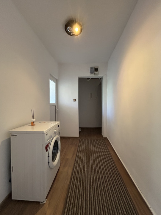 Apartament 2 camere, etaj 3, perfect pentru investit, zona Dambovita 