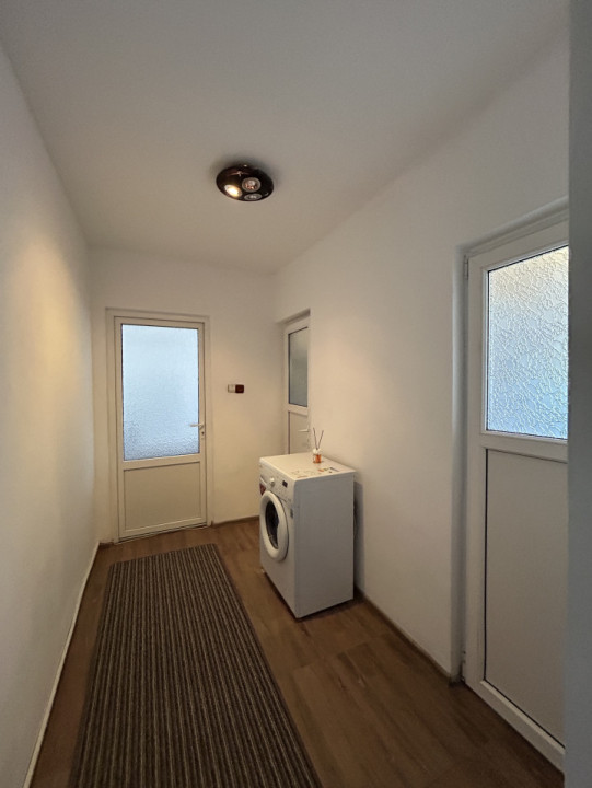 Apartament 2 camere, etaj 3, perfect pentru investit, zona Dambovita 