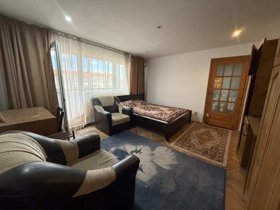 Apartament spatios, 2 camere, 51 mp utili + balcon - Girocului