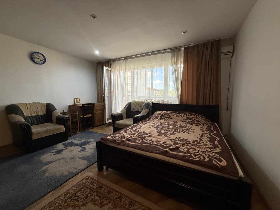 Apartament spatios, 2 camere, 51 mp utili + balcon - Girocului