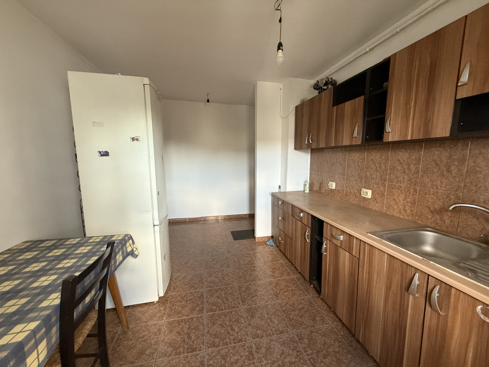 Apartament spatios, 2 camere, 51 mp utili + balcon - Girocului