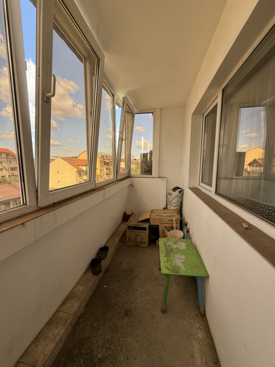 Apartament spatios, 2 camere, 51 mp utili + balcon - Girocului
