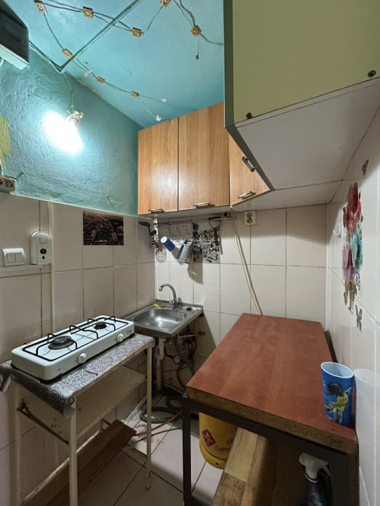 Garsoniera practica, 20mp etaj 4, zona Buziasului