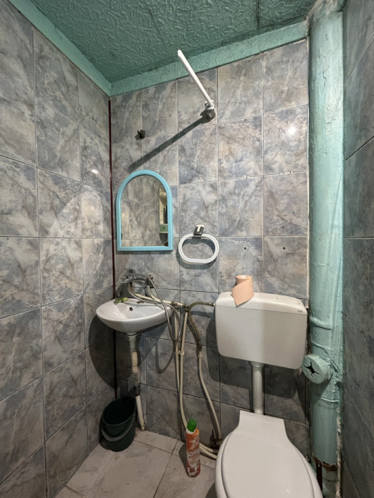 Garsoniera practica, 20mp etaj 4, zona Buziasului