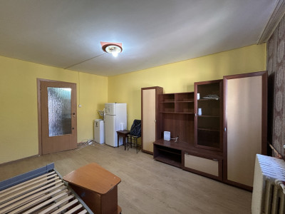 Garsoniera practica, 20mp etaj 4, zona Buziasului