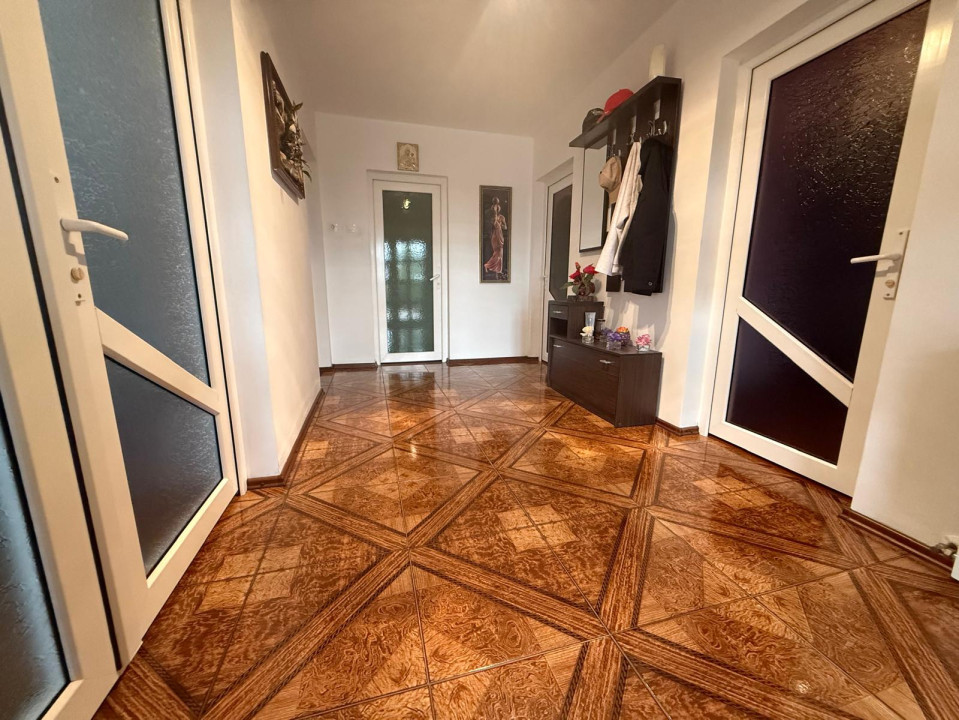 COMISION 0% Casa individuala, 6 camere, 230 mp utili + garaj - Remetea Mare