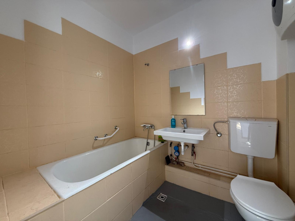 Apartament 3 camere, 74 mp utili,  cu vedere panoramica - Complex studentesc