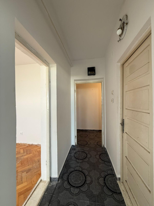 Apartament 2 camere, etaj 3,  mp 49 mp utili, zona Soarelui