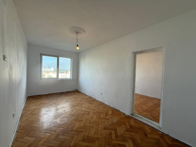 Apartament spatios, 2 camere, etaj 3,  mp 49 mp utili, zona Soarelui