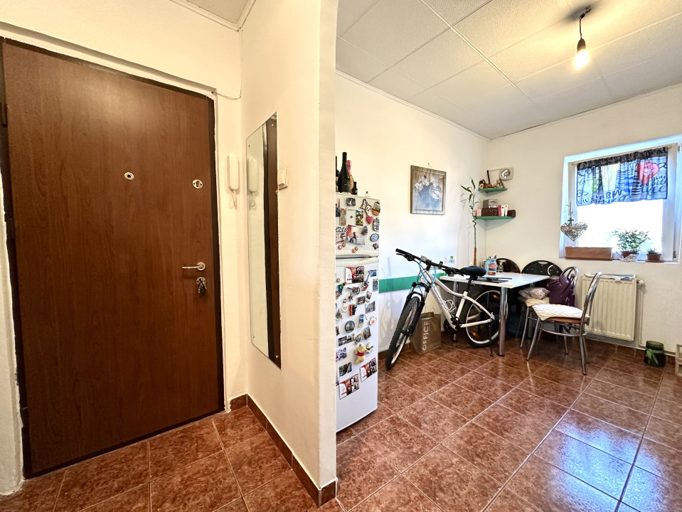 Apartament 2 camere, 46 mp utili, etaj intermediar - zona Lipovei 