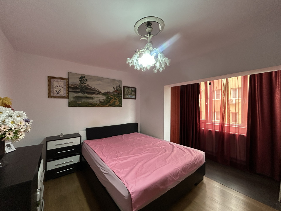 Apartament 3 camere, decomandat, etaj 2, 65mp, 2 bai in zona Sagului 