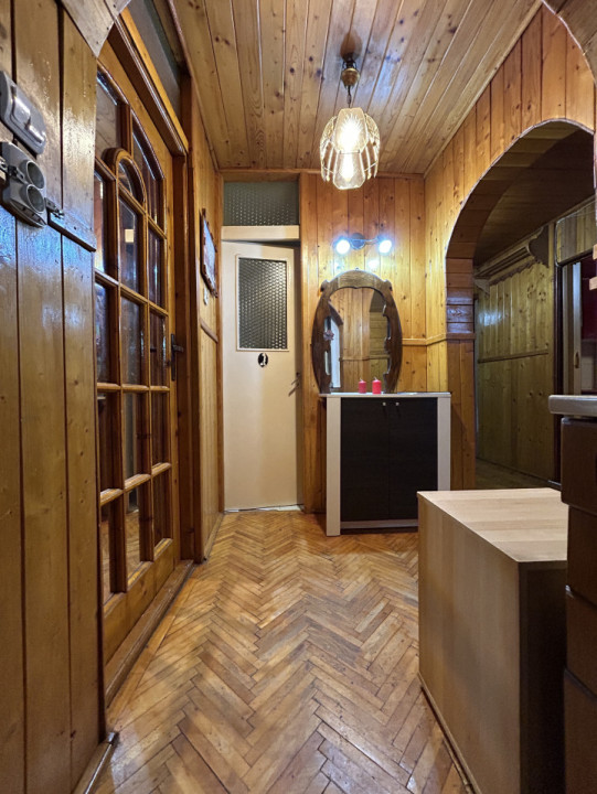 Apartament 3 camere, decomandat, etaj 2, 65mp, 2 bai in zona Sagului 