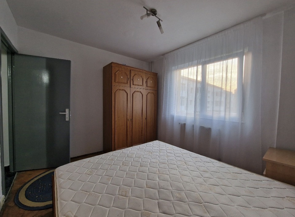 Apartament 2 camere, semidecomandat, 50mp utili, etaj 3, zona Girocului