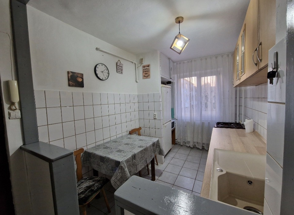 Apartament 2 camere, semidecomandat, 50mp utili, etaj 3, zona Girocului