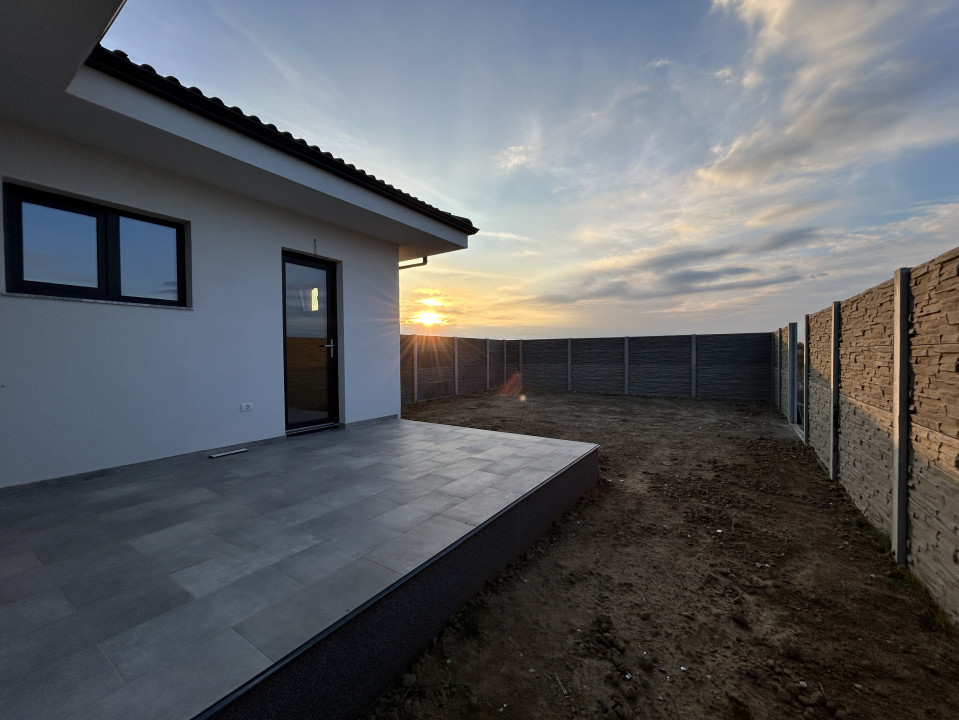 Duplex 3 camere, 89mp utili + 14mp terasa, 297mp teren in Mosnita Noua 