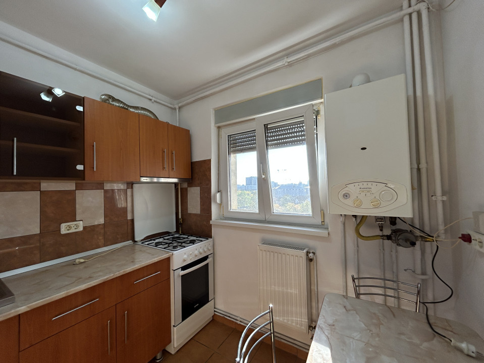 Apartament 2 camere, decomandat, etajul 7, lift, zona Circumvalatiunii