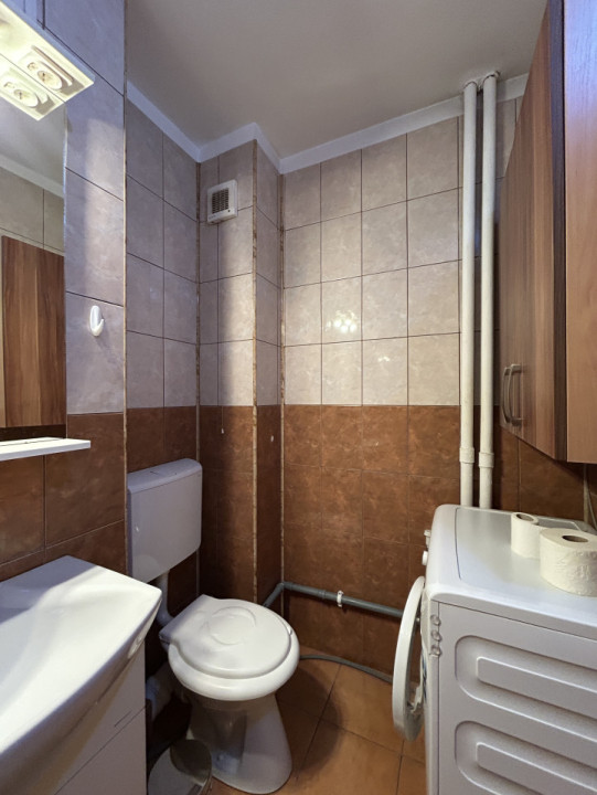 Apartament 2 camere, decomandat, etajul 7, lift, zona Circumvalatiunii