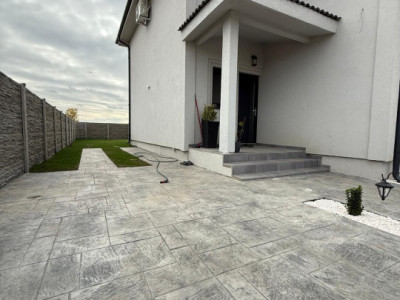 Duplex 4 camere, 101 mp utili, 250 mp teren - Giroc
