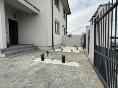 Duplex 4 camere, 101 mp utili, 250 mp teren - Giroc