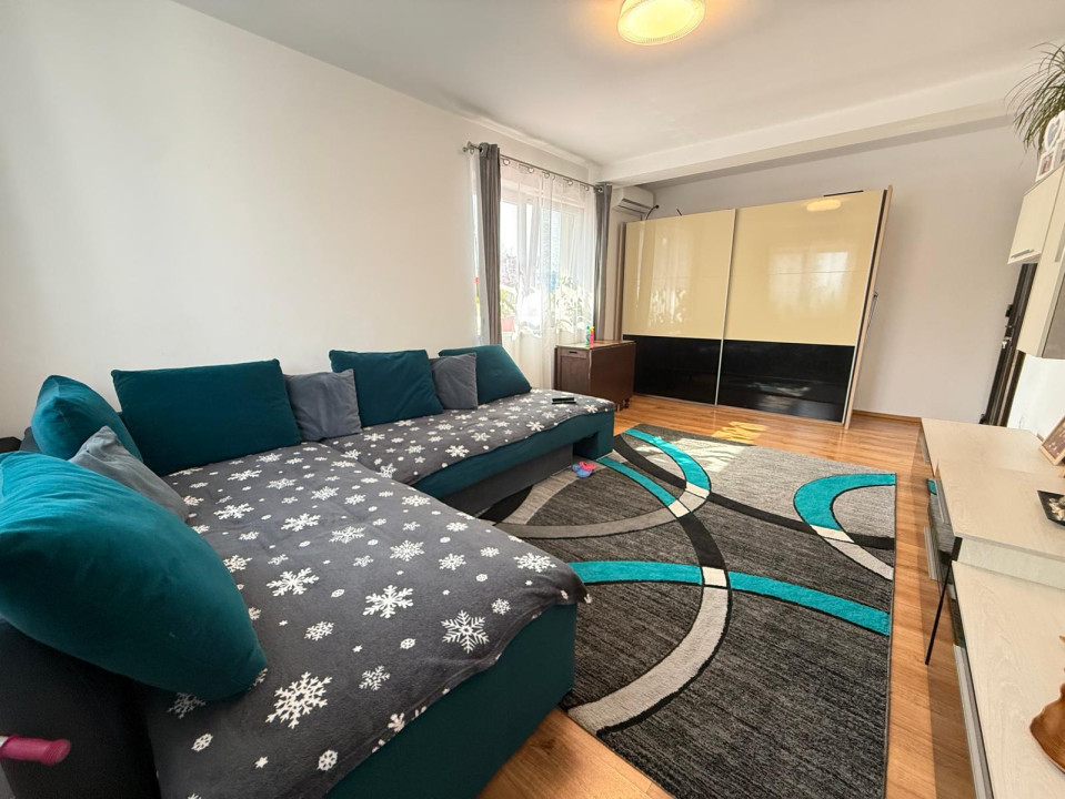 Apartament spatios cu 2 camere, decomandat, 54 mp utili - Giroc