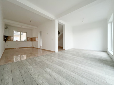 Casa insiruita, 4 camere, 95mp, 300mp teren, toate utilitatile, pe Calea Urseni