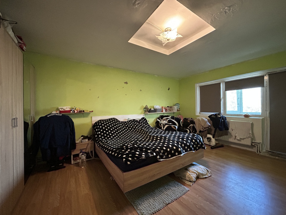 Apartament 4 camere, decomandat, etajul 1, 2 bai, zona Steaua