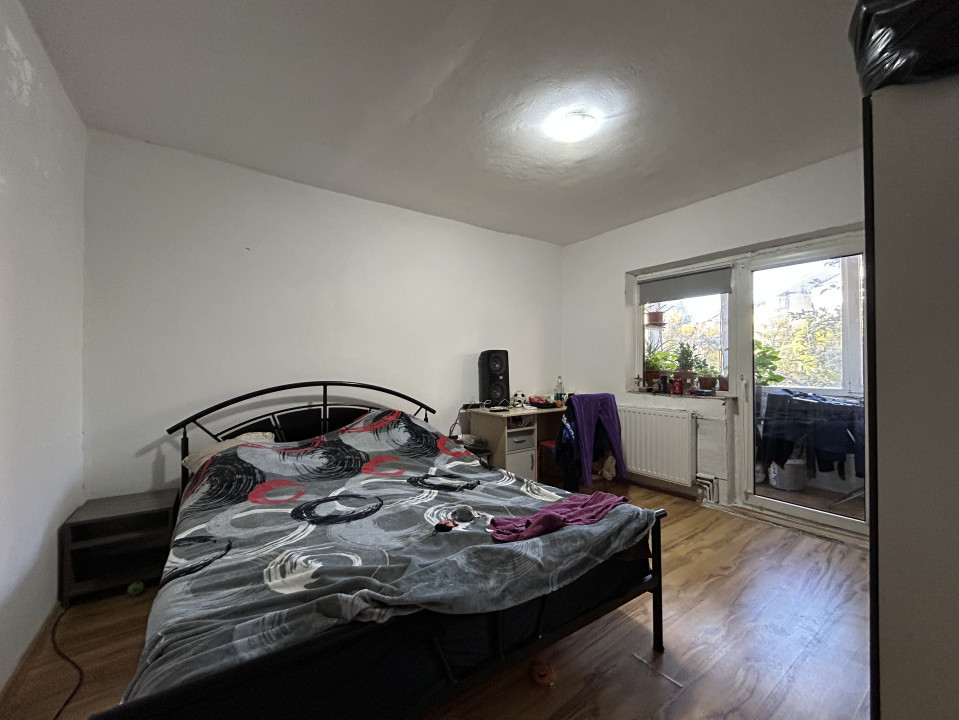 Apartament 4 camere, decomandat, etajul 1, 2 bai, zona Steaua