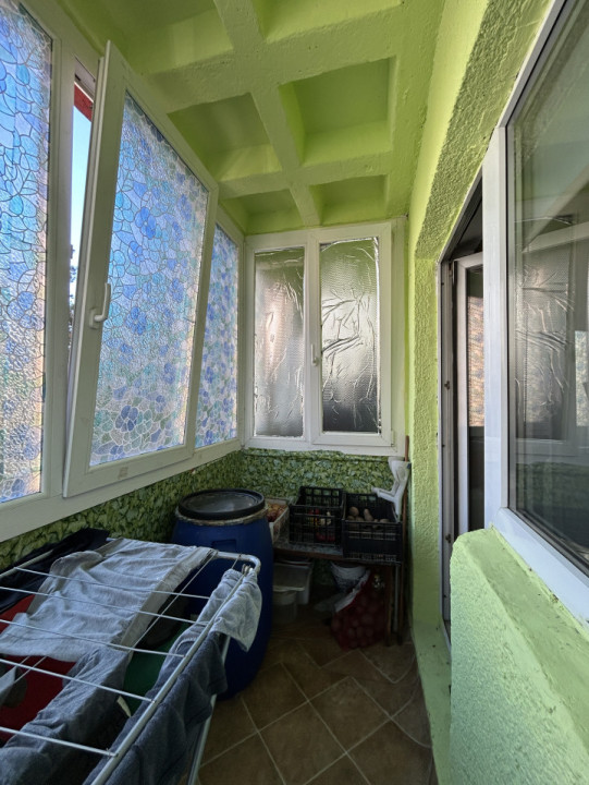 Apartament 4 camere, decomandat, etajul 1, 2 bai, zona Steaua