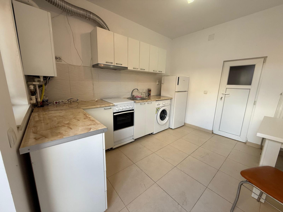 Casa la curte comuna, 1 camera, 40 mp + terasa generoasa - Balcescu