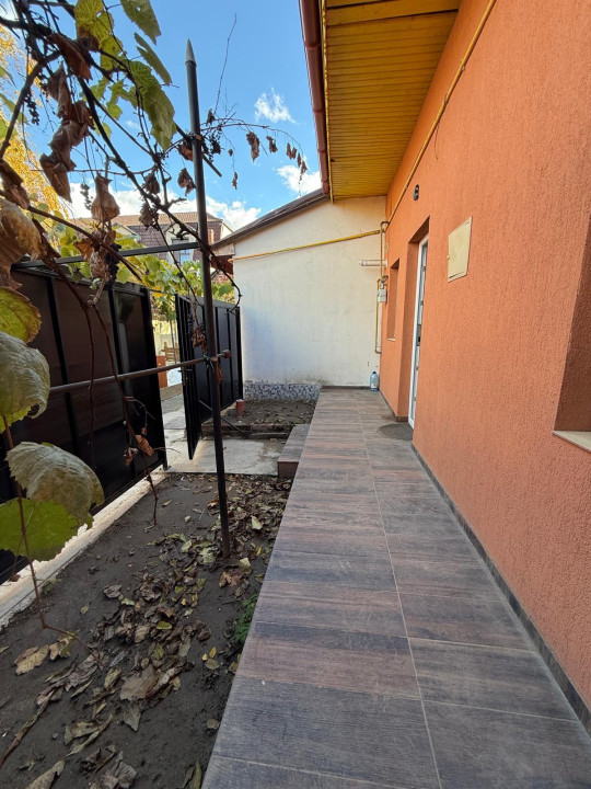 Casa la curte comuna, 1 camera, 40 mp + terasa generoasa - Balcescu