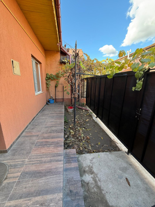 Casa la curte comuna, 1 camera, 40 mp + terasa generoasa - Balcescu