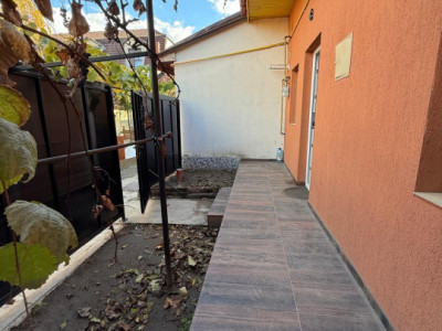 Casa la curte comuna, 1 camera, 40 mp + terasa generoasa - Balcescu