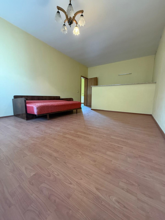 Casa individuala, 7 camere, parter+mansarda, 220 mp - Braytim