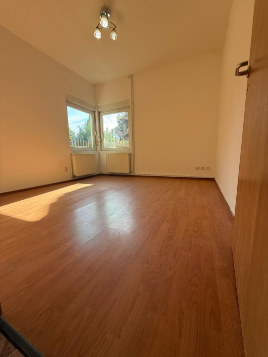 Casa individuala, 7 camere, parter+mansarda, 220 mp - Braytim