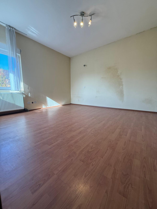 Casa individuala, 7 camere, parter+mansarda, 220 mp - Braytim