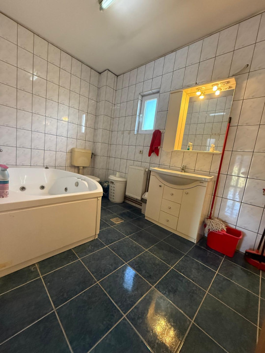 Casa individuala, 7 camere, parter+mansarda, 220 mp - Braytim