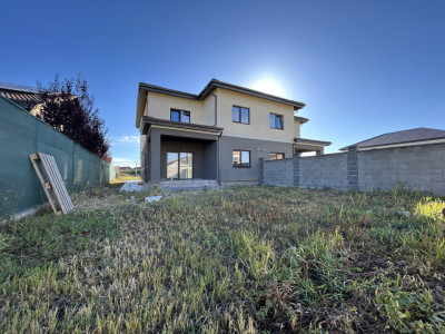 Duplex 5 camere, 128mp utili, 300mp teren in Mosnita Noua, zona ESO