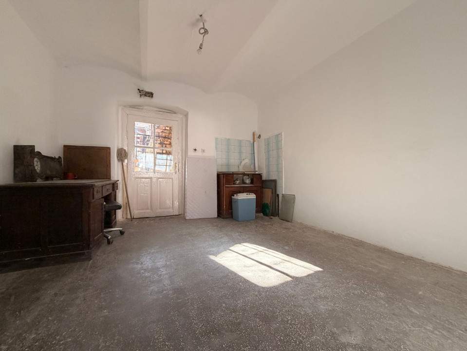 COMISION 0% - Spatiu birou, 4 incaperi, 65 mp -  Balcescu