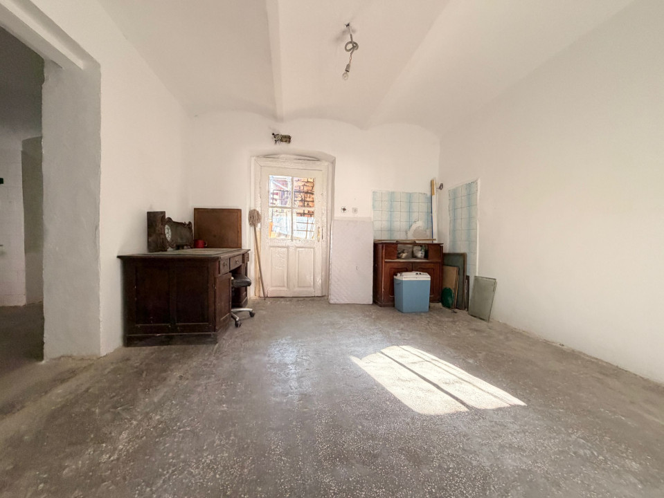 COMISION 0% - Spatiu birou, 4 incaperi, 65 mp -  Balcescu