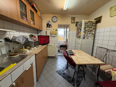 Apartament 2 camere, decomandat, 45 mp, mobilat si utilat - Lipovei