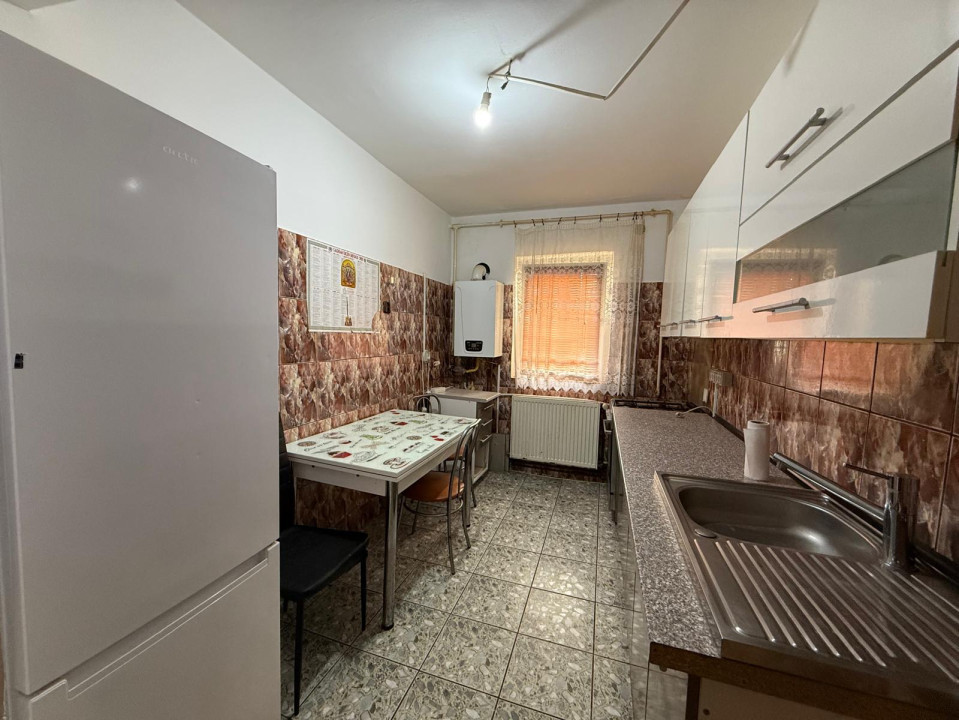 Apartament spatios, 3 camere, decomandat, parter - Lipovei